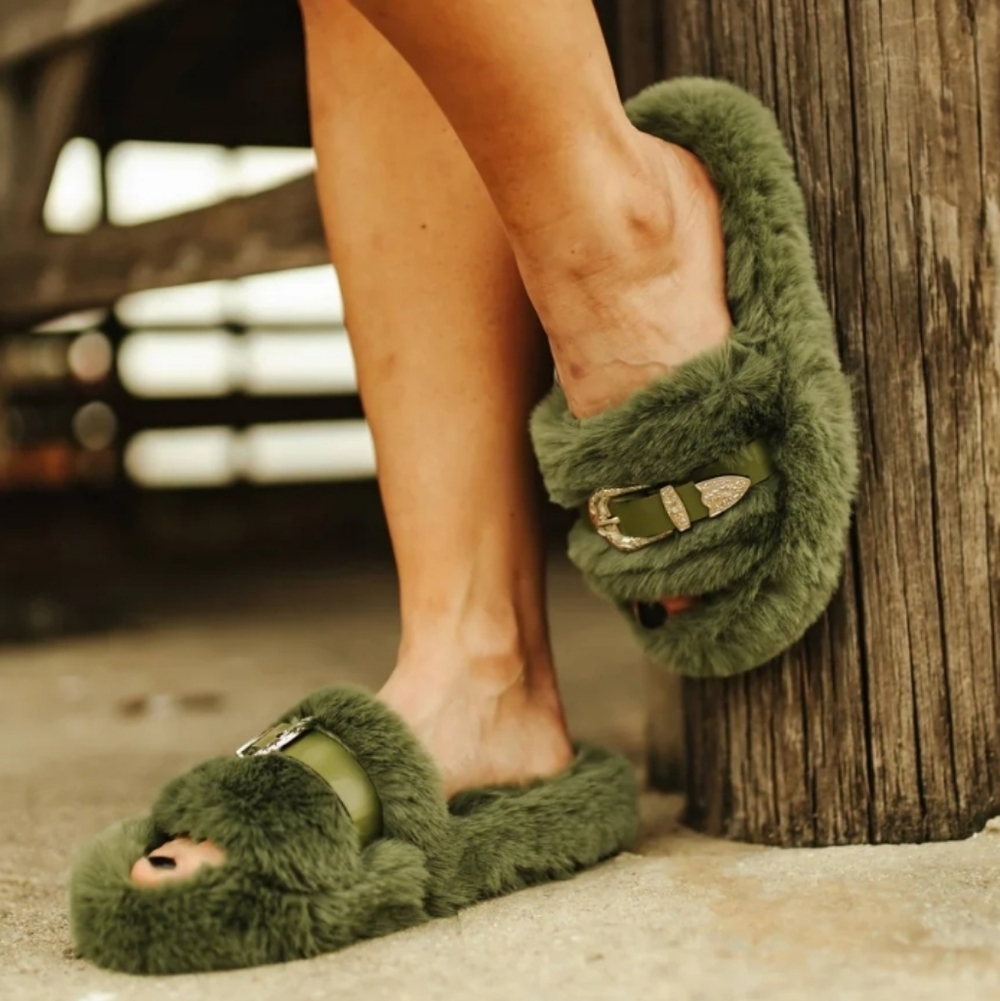 Two Fly Co. NWT Buckle Up Slippers ~ Cacti Green Faux Fur Slippers Western - Picture 3 of 9